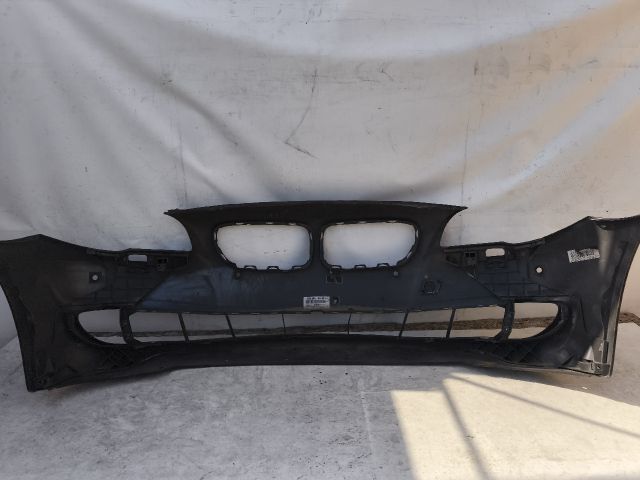 bontott BMW 5 F10 Első Lökhárító (Részeivel)