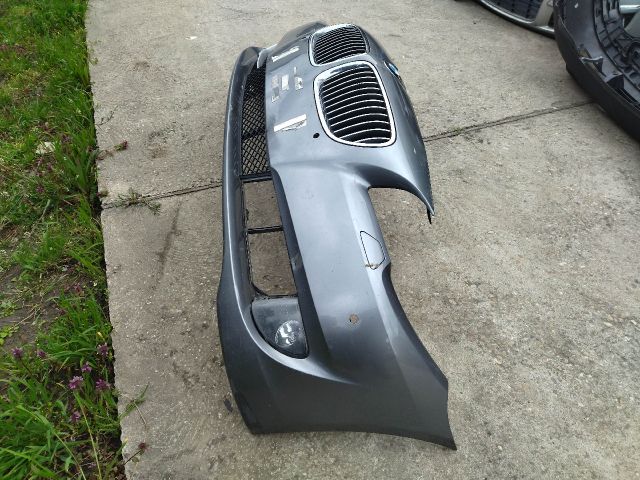 bontott BMW 5 F10 Első Lökhárító (Részeivel)