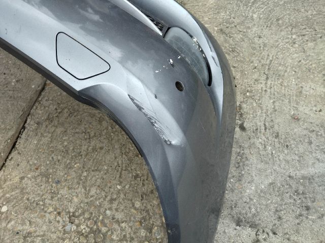 bontott BMW 5 F10 Első Lökhárító (Részeivel)