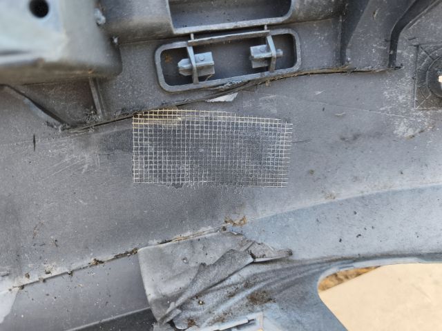 bontott BMW 5 F10 Első Lökhárító (Részeivel)