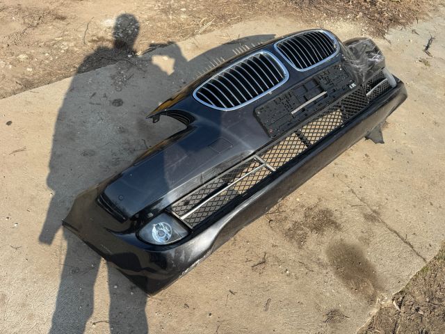bontott BMW 5 F10 Első Lökhárító (Részeivel)