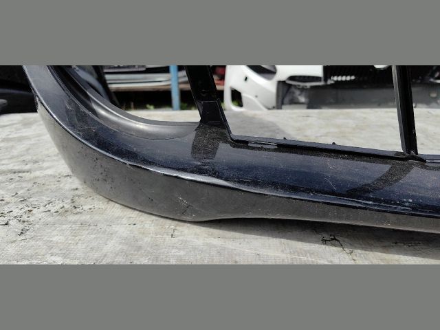 bontott BMW 5 F10 Első Lökhárító (Üresen)