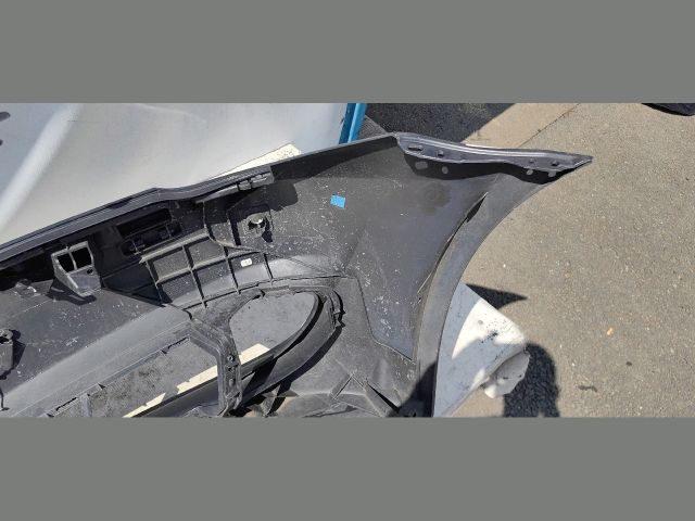 bontott BMW 5 F10 Első Lökhárító (Üresen)