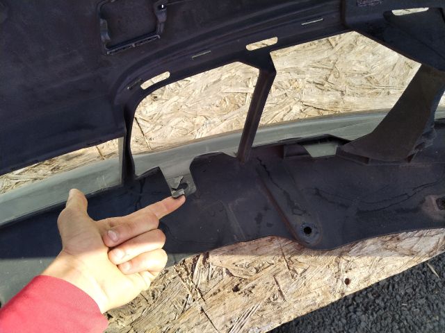 bontott BMW 5 F10 Első Lökhárító (Üresen)