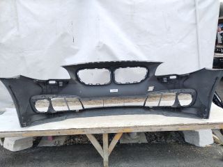 bontott BMW 5 F10 Első Lökhárító (Üresen)