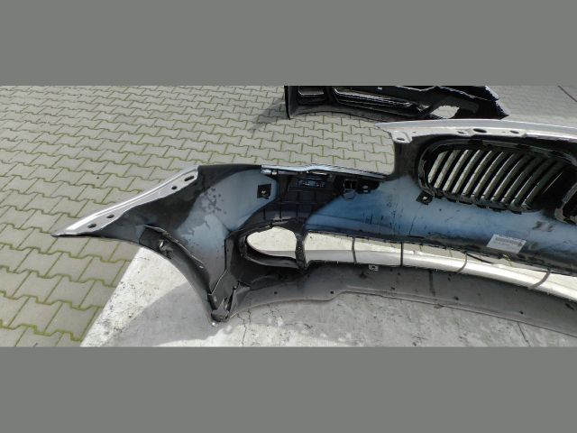 bontott BMW 5 F10 Első Lökhárító (Üresen)