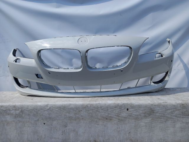 bontott BMW 5 F10 Első Lökhárító (Üresen)
