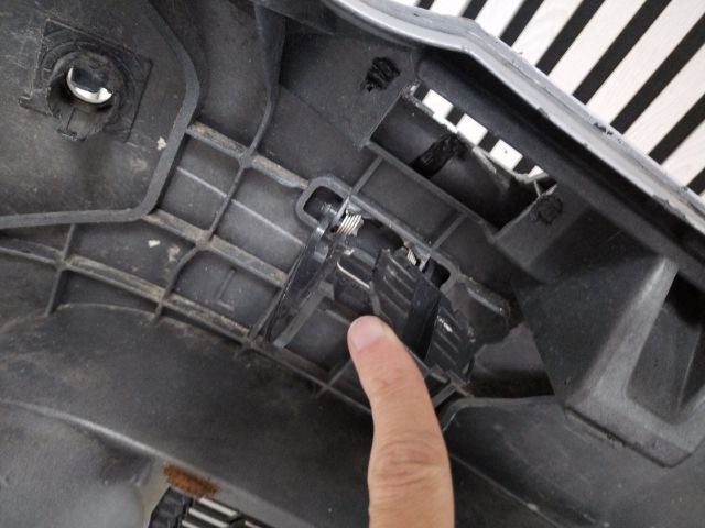 bontott BMW 5 F10 Első Lökhárító (Üresen)