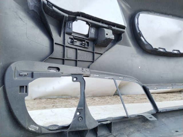 bontott BMW 5 F10 Első Lökhárító (Üresen)