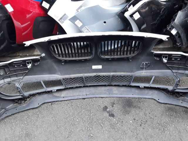 bontott BMW 5 F10 Első Lökhárító (Üresen)