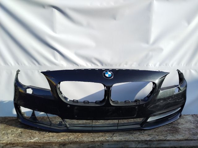 bontott BMW 5 F10 Első Lökhárító (Üresen)