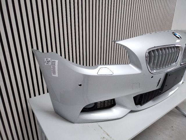 bontott BMW 5 F10 Első Lökhárító (Üresen)