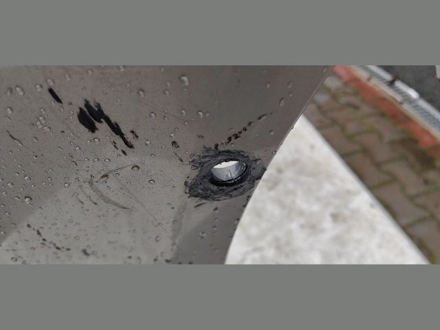 bontott BMW 5 F10 Első Lökhárító (Üresen)