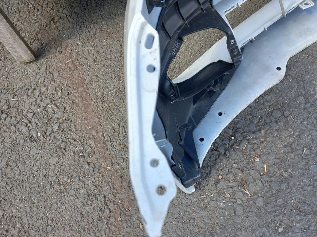 bontott BMW 5 F10 Első Lökhárító (Üresen)