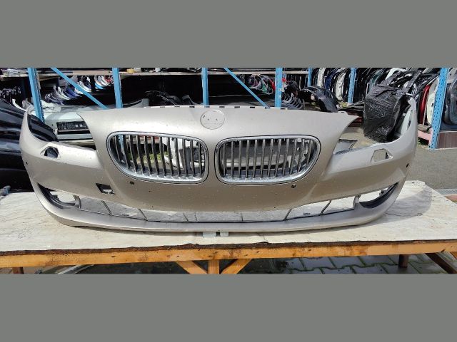 bontott BMW 5 F10 Első Lökhárító (Üresen)