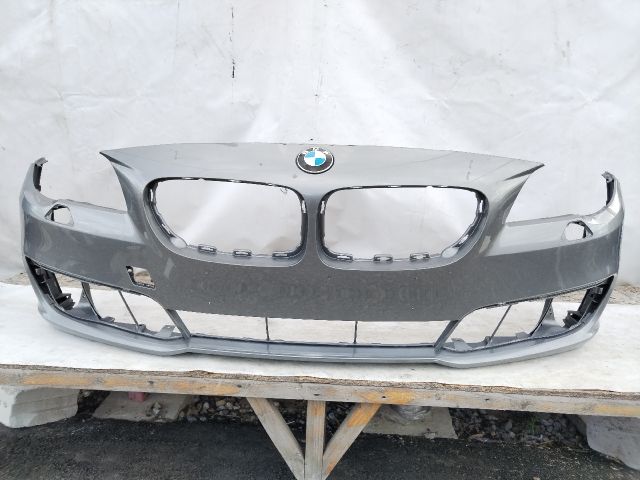 bontott BMW 5 F10 Első Lökhárító (Üresen)