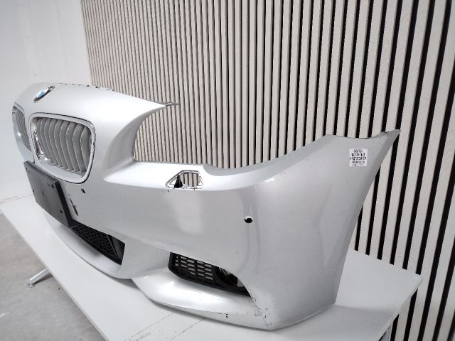 bontott BMW 5 F10 Első Lökhárító (Üresen)