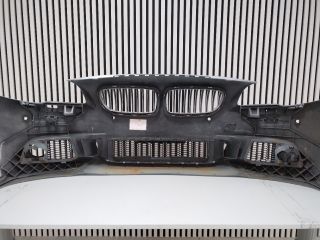bontott BMW 5 F10 Első Lökhárító (Üresen)
