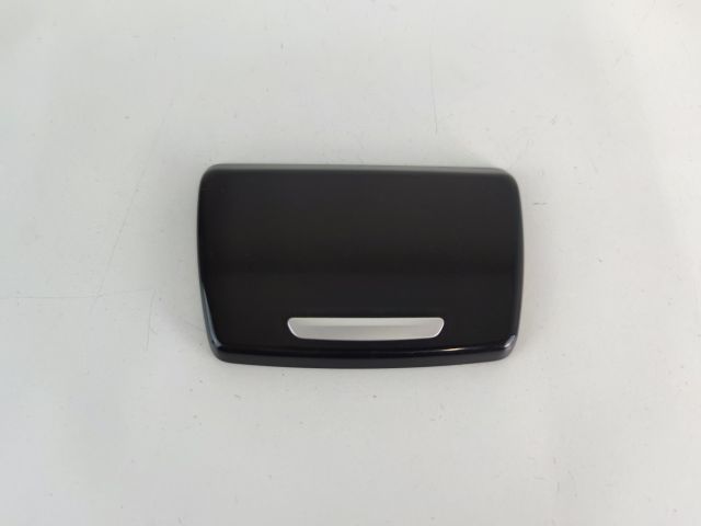 bontott BMW 5 F10 Első Tároló Rekesz Fedél