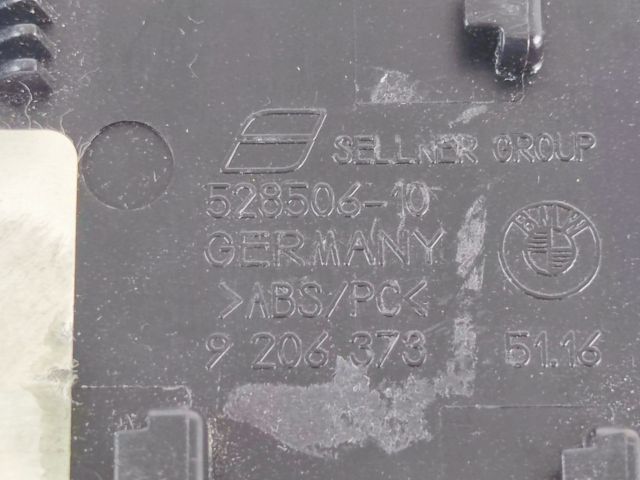 bontott BMW 5 F10 Első Tároló Rekesz Fedél