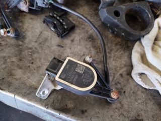 bontott BMW 5 F10 Első Xenon Szintszabályzó Jeladó