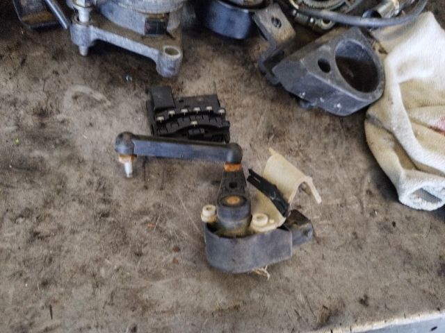 bontott BMW 5 F10 Első Xenon Szintszabályzó Jeladó