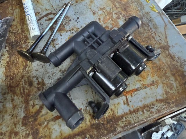 bontott BMW 5 F10 Fűtéscsap