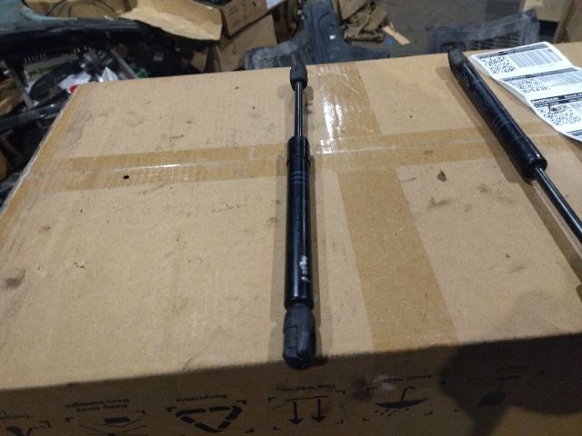 bontott BMW 5 F10 Gázrugós Kitámasztó Teleszkóp Motorháztető Bal