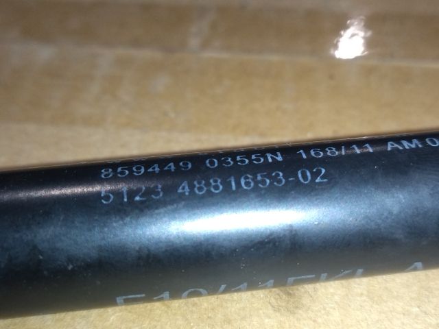 bontott BMW 5 F10 Gázrugós Kitámasztó Teleszkóp Motorháztető Bal