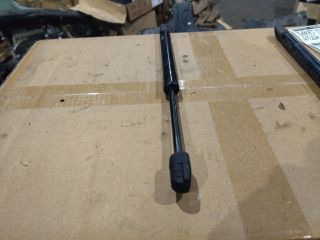 bontott BMW 5 F10 Gázrugós Kitámasztó Teleszkóp Motorháztető Bal