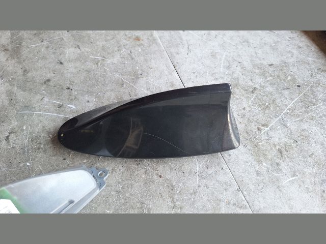 bontott BMW 5 F10 GPS Antenna