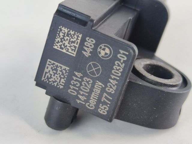 bontott BMW 5 F10 Gyalogosvédelmi Rendszer Érzékelő