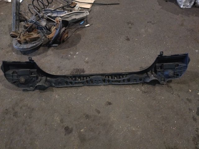 bontott BMW 5 F10 Hátsó középső Lökhárító Tartó (Műanyag)