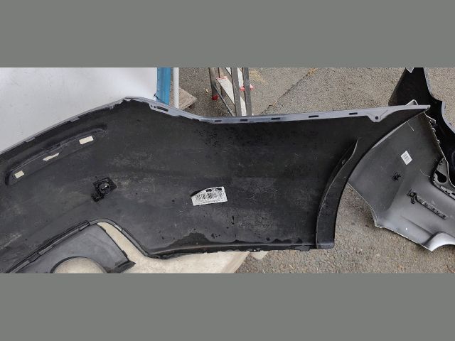 bontott BMW 5 F10 Hátsó Lökhárító (Üresen)