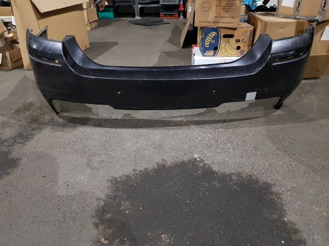 bontott BMW 5 F10 Hátsó Lökhárító (Üresen)