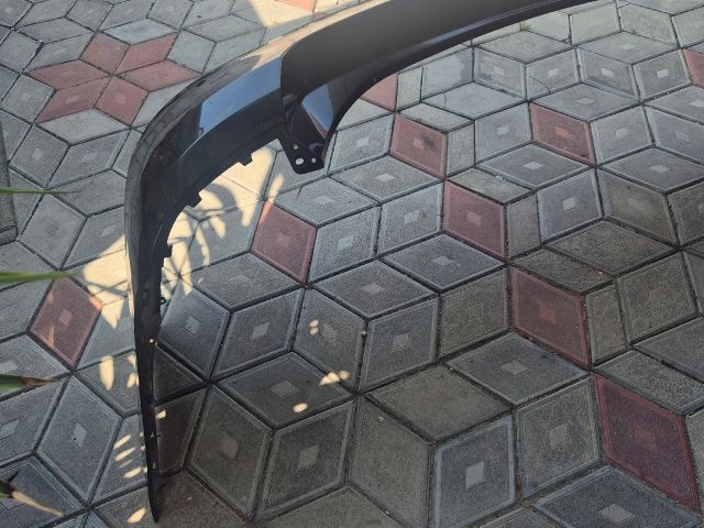 bontott BMW 5 F10 Hátsó Lökhárító (Üresen)