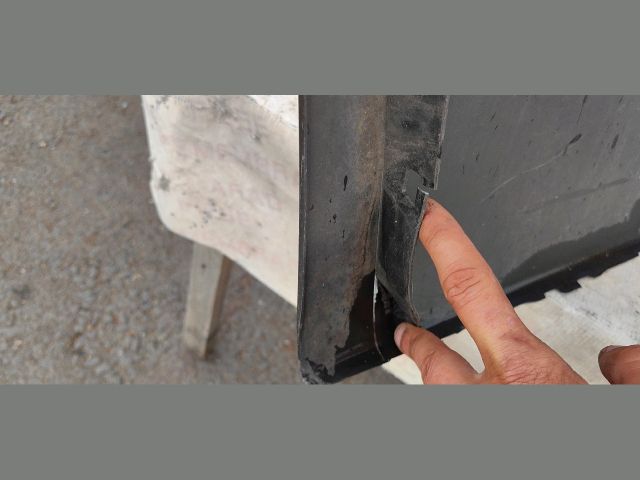 bontott BMW 5 F10 Hátsó Lökhárító (Üresen)