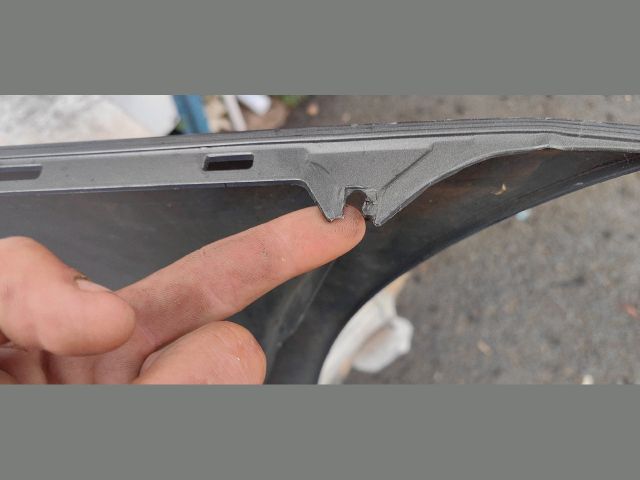 bontott BMW 5 F10 Hátsó Lökhárító (Üresen)