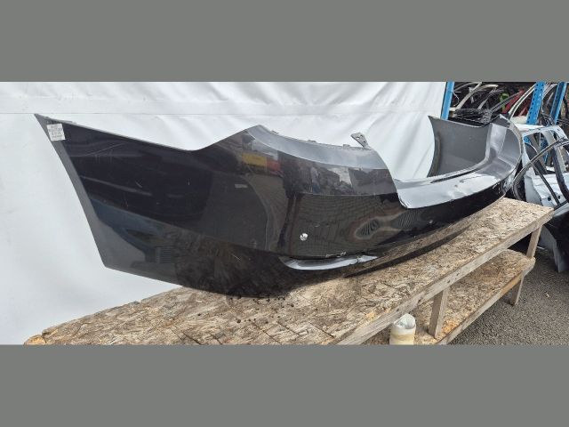 bontott BMW 5 F10 Hátsó Lökhárító (Üresen)