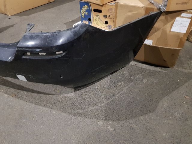 bontott BMW 5 F10 Hátsó Lökhárító (Üresen)