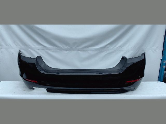 bontott BMW 5 F10 Hátsó Lökhárító (Üresen)