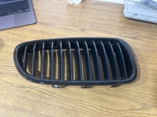 bontott BMW 5 F10 Hűtőrács