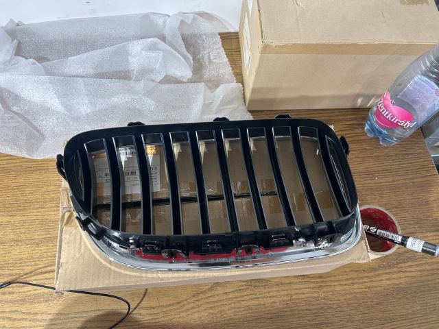 bontott BMW 5 F10 Hűtőrács