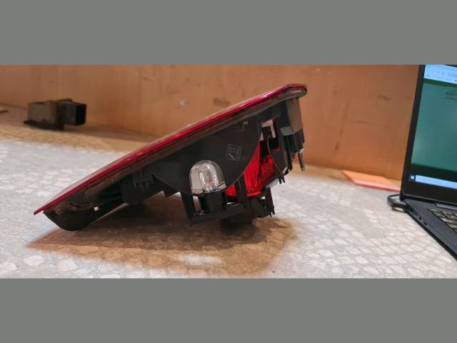 bontott BMW 5 F10 Jobb Belső Hátsó Lámpa