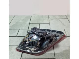 bontott BMW 5 F10 Jobb Belső Hátsó Lámpa