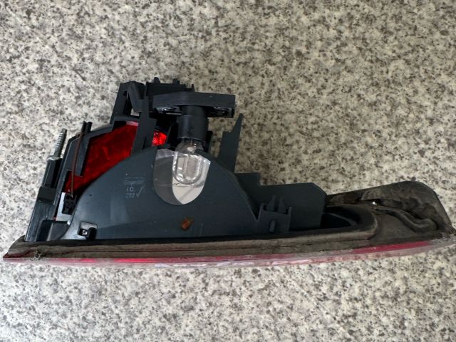 bontott BMW 5 F10 Jobb Belső Hátsó Lámpa