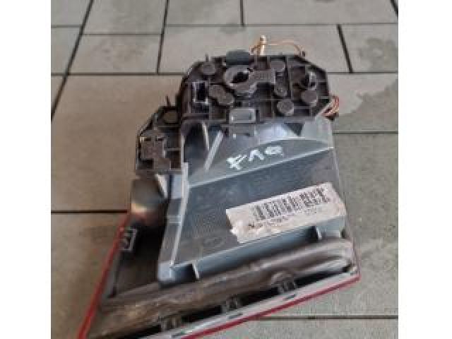 bontott BMW 5 F10 Jobb Belső Hátsó Lámpa