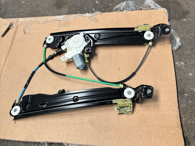 bontott BMW 5 F10 Jobb első Ablakemelő Szerkezet (Elektromos)