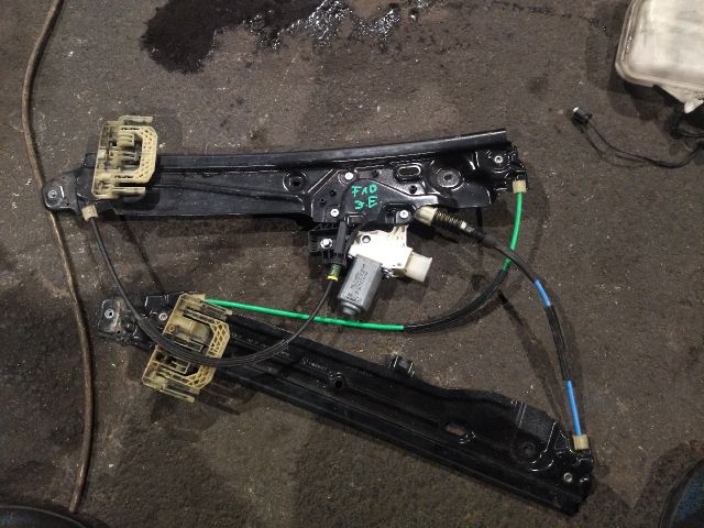 bontott BMW 5 F10 Jobb első Ablakemelő Szerkezet (Elektromos)