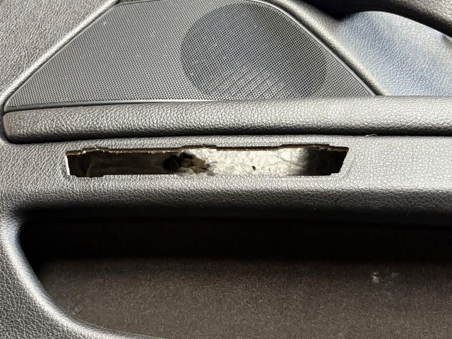 bontott BMW 5 F10 Jobb első Ajtó Kárpit